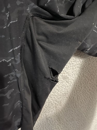 Lululemon Shorts Größe Small schwarz Tarnmuster T H E Performance lm7y24s BESCHÄDIGT - Bild 2 von 6