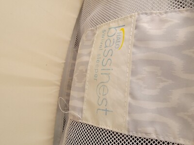 Halo 3885 Essentia Series Modern Lattice Bassinest Swivel Sleeper Beige  818771038852|