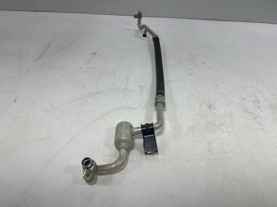 Manguera de succión de aire acondicionado Honda Civic 2022-2024 2,0 L 80311T21A01 OEM Foto 2 de 4