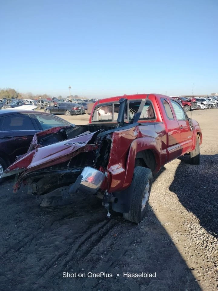 GRY RIGHT FRONT DOOR TRIM PANEL 2006 TOYOTA TACOMA Foto 4 de 4