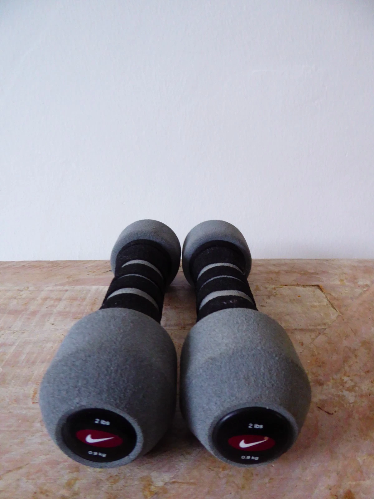 0.9KG Nike Foam Dumbbell Pair (2lb Pair)