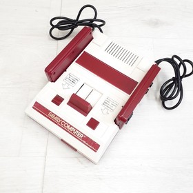 Nintendo Original Famicom boxed with Super Mario Bros Japan CIB S/NO. MATCH NES