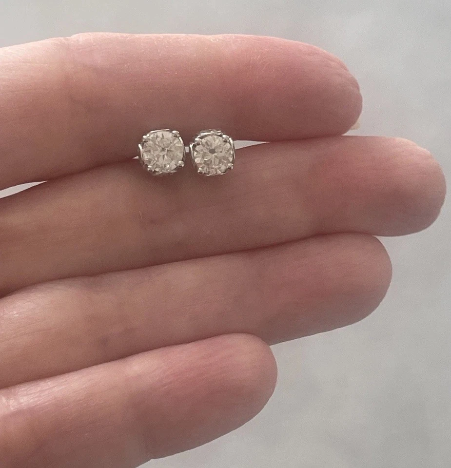 Aretes de diamantes naturales de 2 quilates de oro blanco de 14 k Foto 4 de 4