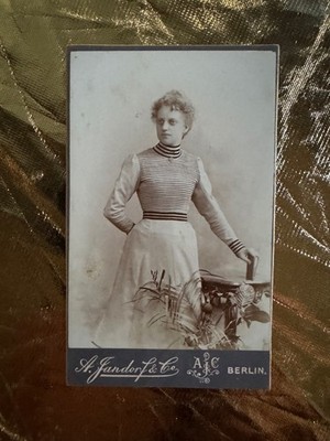 CdV photo young lady around 1890   A. Jandorf & Co Berlin   photography portrait