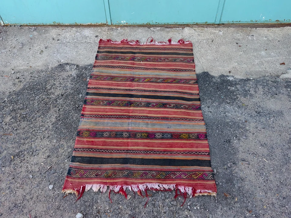 Vintage Turkish Kilim Rug 3.8x2.4 ft – Handmade Wool Tribal Geometric Carpet - Image 3 of 4