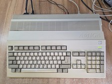 Commodore Amiga 500 with 1Mb Ram (512K int an...