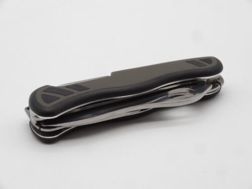 MINT Victorinox Swiss Soldier 08 Military Army Knife Multi Tool 2015 Date Stamp - Picture 12 of 13