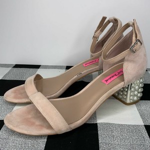 betsey johnson pearl heels