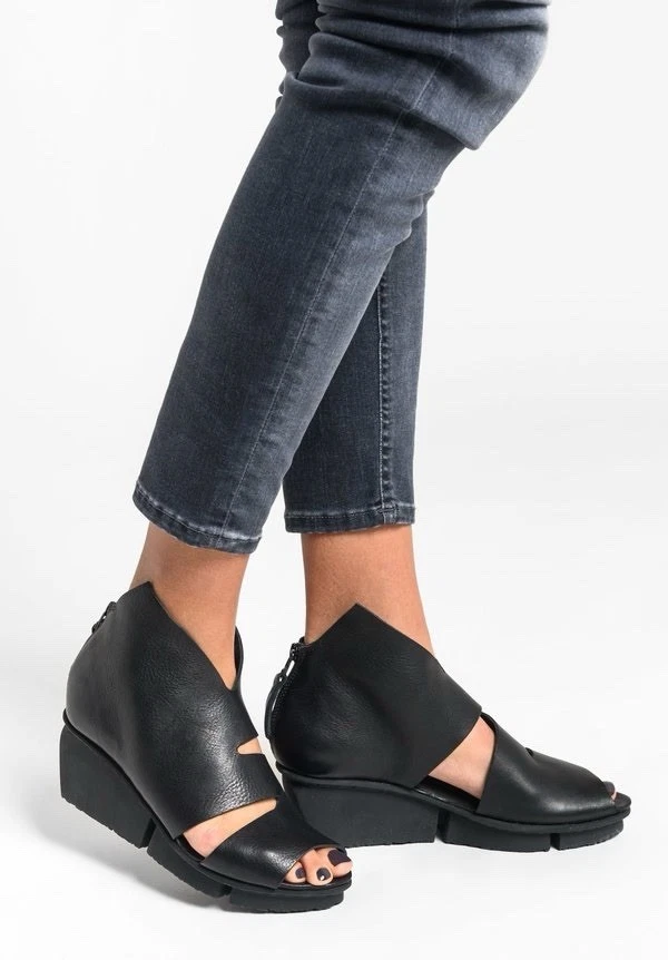 Trippen Wow Black Leather Platform Wedge Open Toe Sandal Size 36 US6.5 - Image 2 of 4