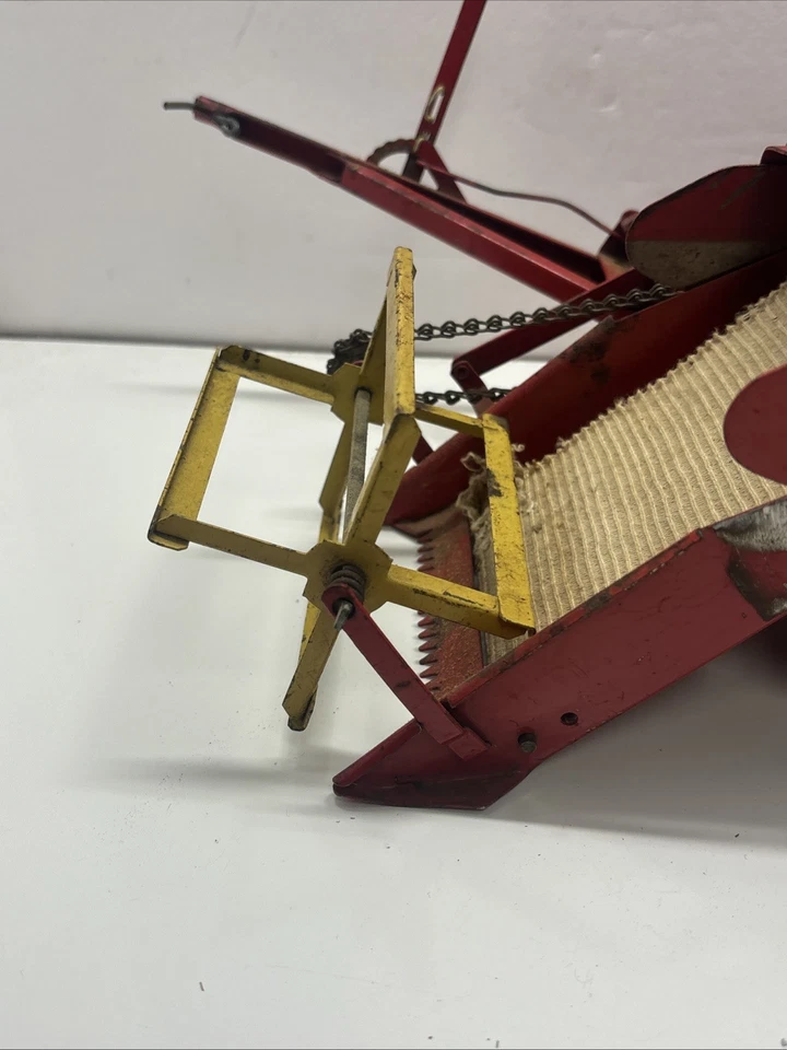 Vintage Tru-Scale Combine 1/16 Scale Toy Farm Implement USA Made Pull Reaper - Image 2 of 4