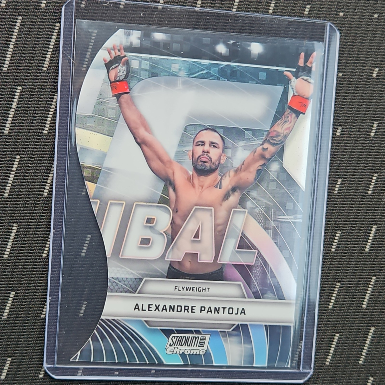 Alexandre Pantoja 2026 Topps Stadium Club Chrome UFC Fly Triumvirates TVN-6