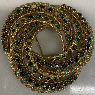 ART Signed Gold Tone Swirl Brooch Pin Blue & Green Rhinestones missing 2 stones