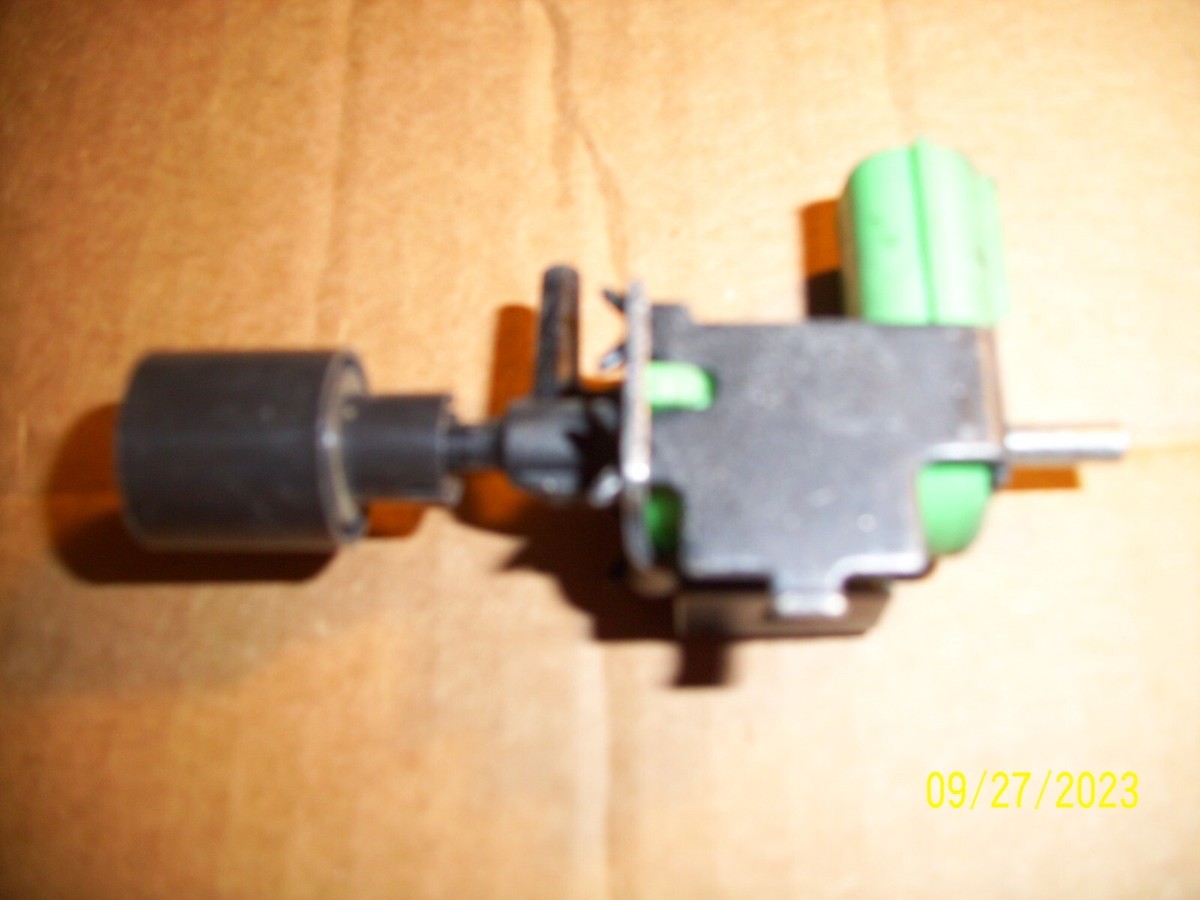 1990-95 TOYOTA 4RUNNER/ Tacoma/ T100 Genuine VACUUM SWITCH VALVE