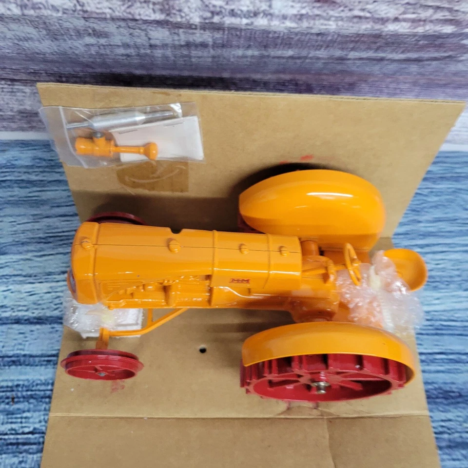 Antigo Speccast 125º Aniversário Minneapolis Moline com trator frontend 1of2500 - Imagem 2 de 4