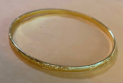 Hochwertiges schönes gelbgoldfarbenes Armband Armreif flach Bettelarmbänder UK B04G