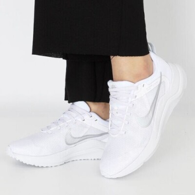 Nike Downshifter 12 Damen Turnschuhe Schuhe Laufschuhe Running gr 36,5 