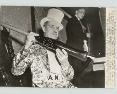 WALTER M DEAR Pres. Newspaper Publishers Association w HUGE PEN 1942 Press Photo