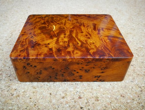 Thuya Wood Trinket / Jewellery / Memory Box Natural Burr Hand-carved Fair Trade - Picture 3 of 12