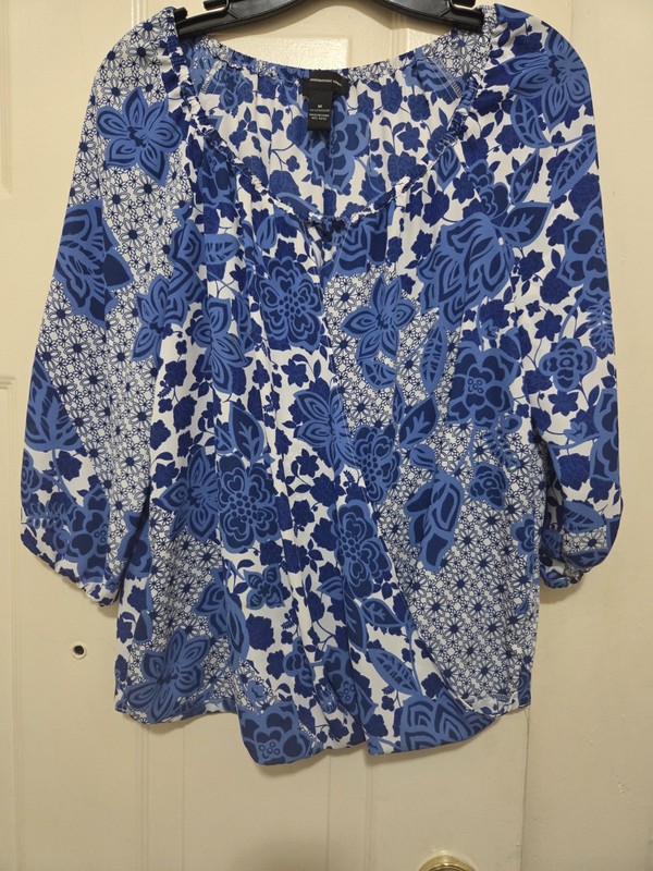 Women's Floral International Concepts Top Size M