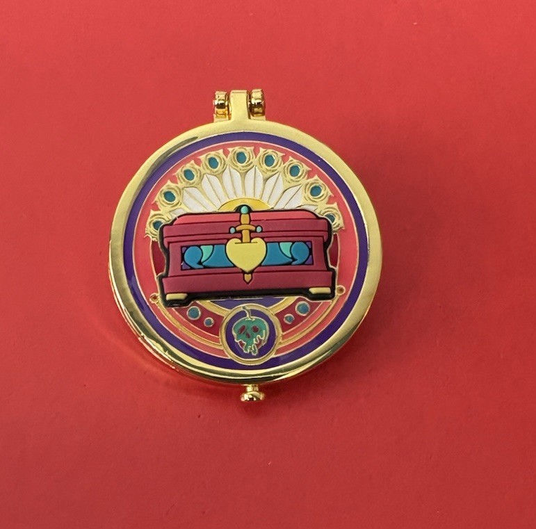 Disney Loungefly Villains Mirror Compact The Little Mermaid Ursula Hinged Pin