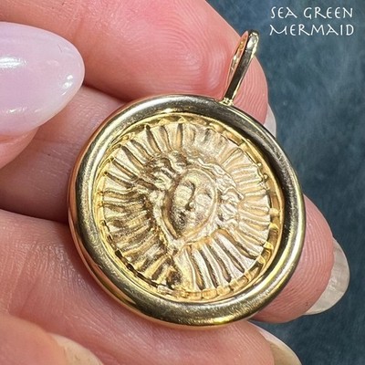 14k Gelbgold Sonnengöttin Medusa Scheibe Anhänger. 1,2'' Medaillon