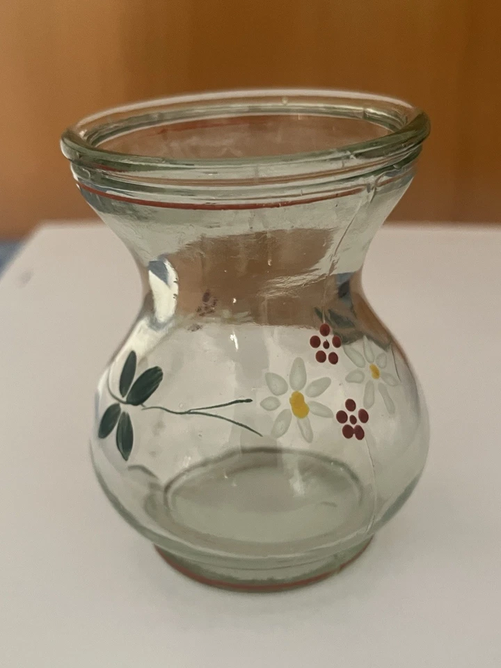 Kleine hübsche ältere Glasvase Vase mit Blümchen bemalt 8,5 cm hoch