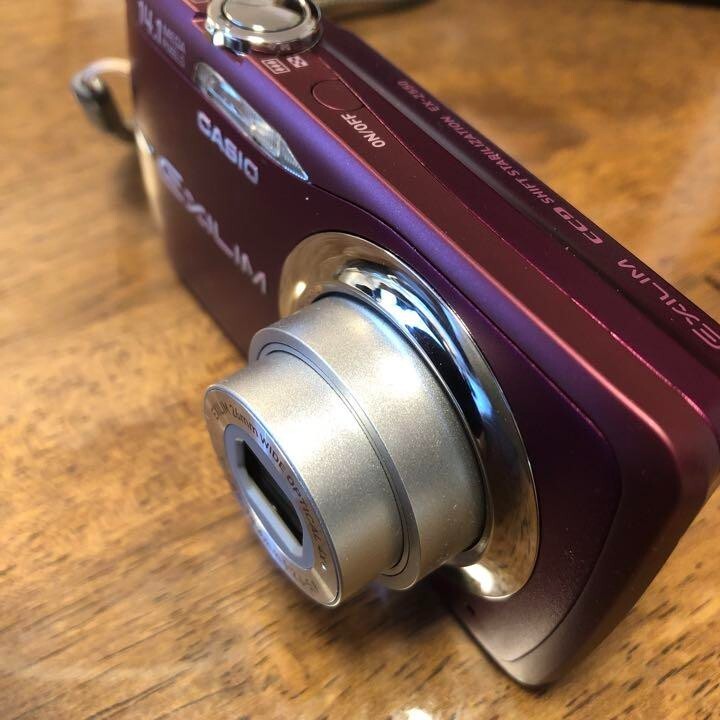 Casio EX-Z550 RD Digital Camera STANDARD EXILIM Red 26mm Casio EX-Z550 RD Digital Camera STANDARD EXILIM Red 26mm