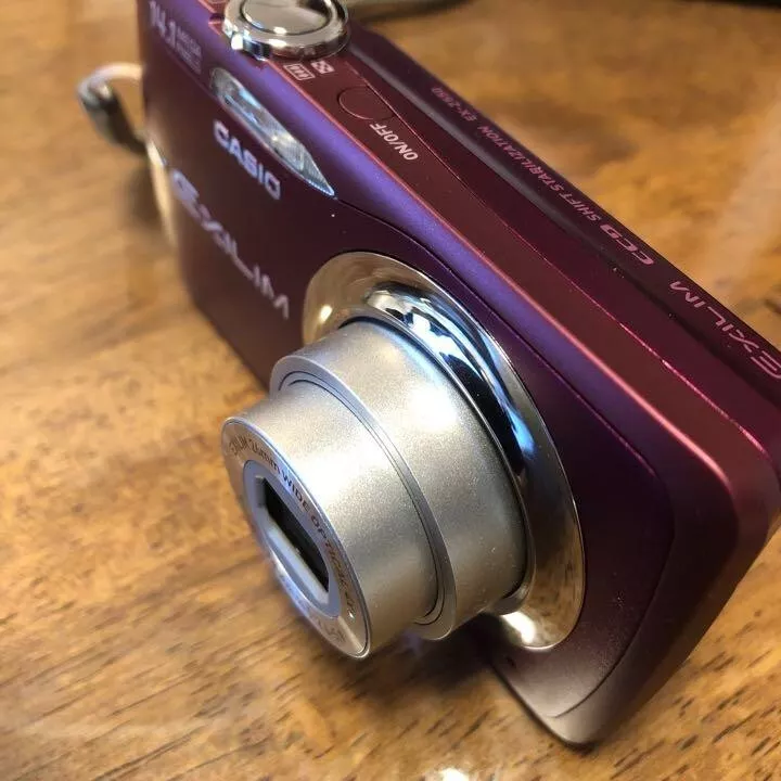 Casio EX-Z550 RD Digital Camera STANDARD EXILIM Red 26mm Wide Optical 4x 14.1MP