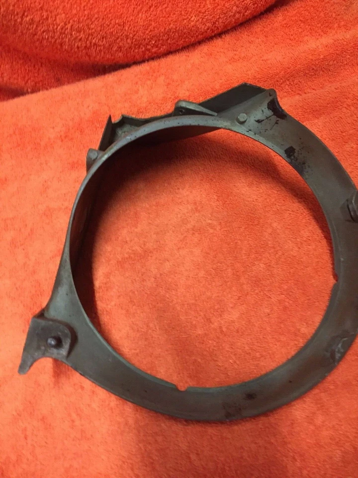 TRIUMPH SPITFIRE LADO DEL PASAJERO OEM PANEL DE FAROS BISEL APAGADO 1974 1500 Foto 4 de 4