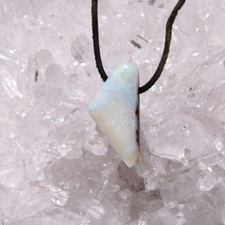 Boulder Opal Anhänger, Edelsteinanhänger (13267), ohne Fassung, gebohrt