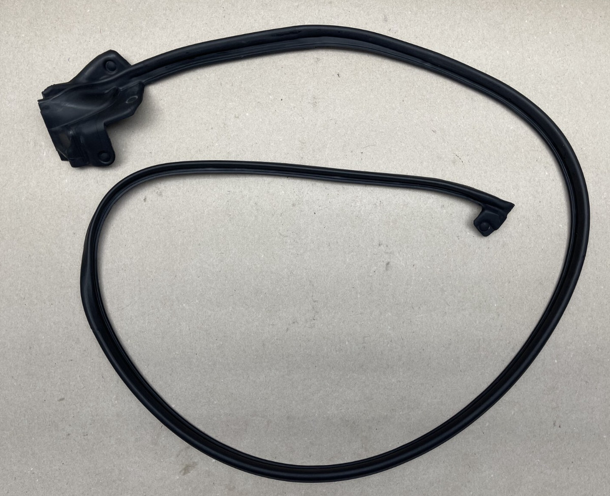 10-15 Lexus IS250C IS350C FRONT RIGHT DOOR WEATHERSTRIP SEAL 67861-53040