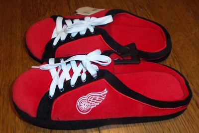 red wings tennis shoes