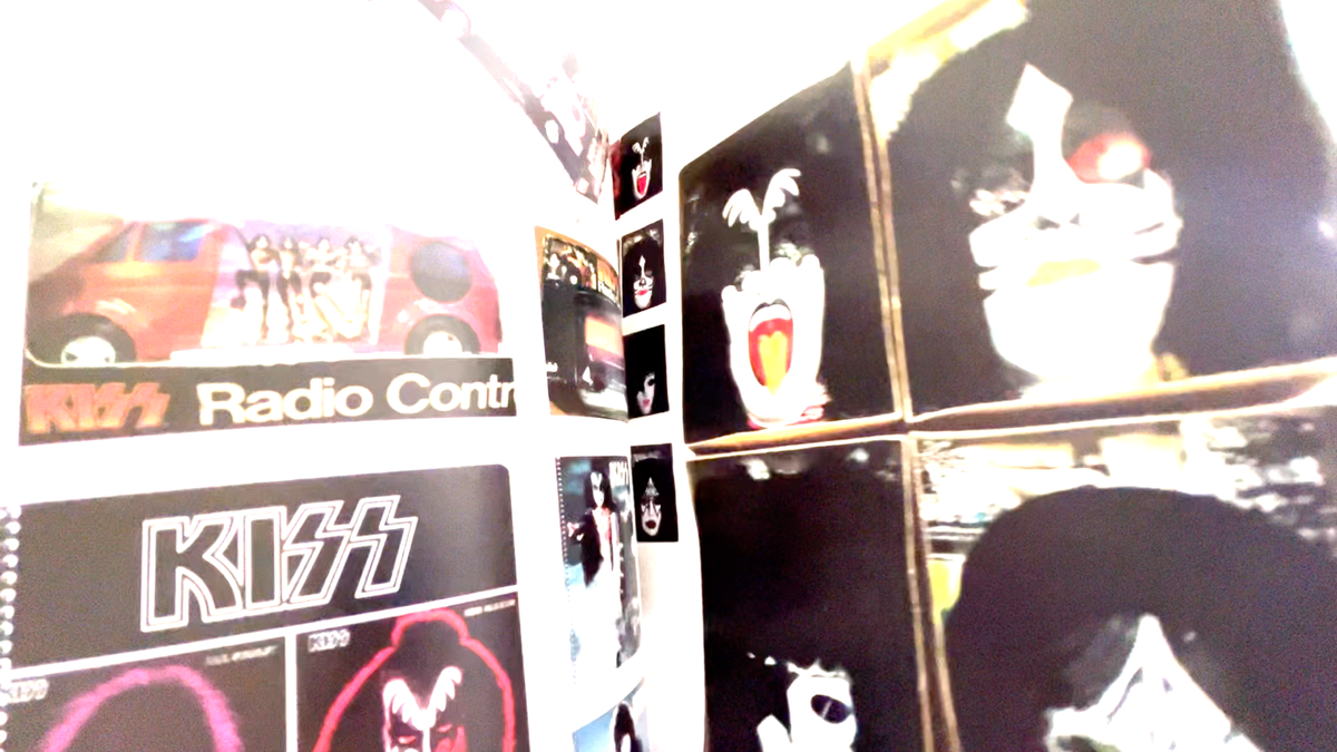 Kiss ROCK GOODS COLLECTION Photo Book 2006 Near Mint Kiss ROCK GOODS COLLECTION Photo Book 2006 Near Mint