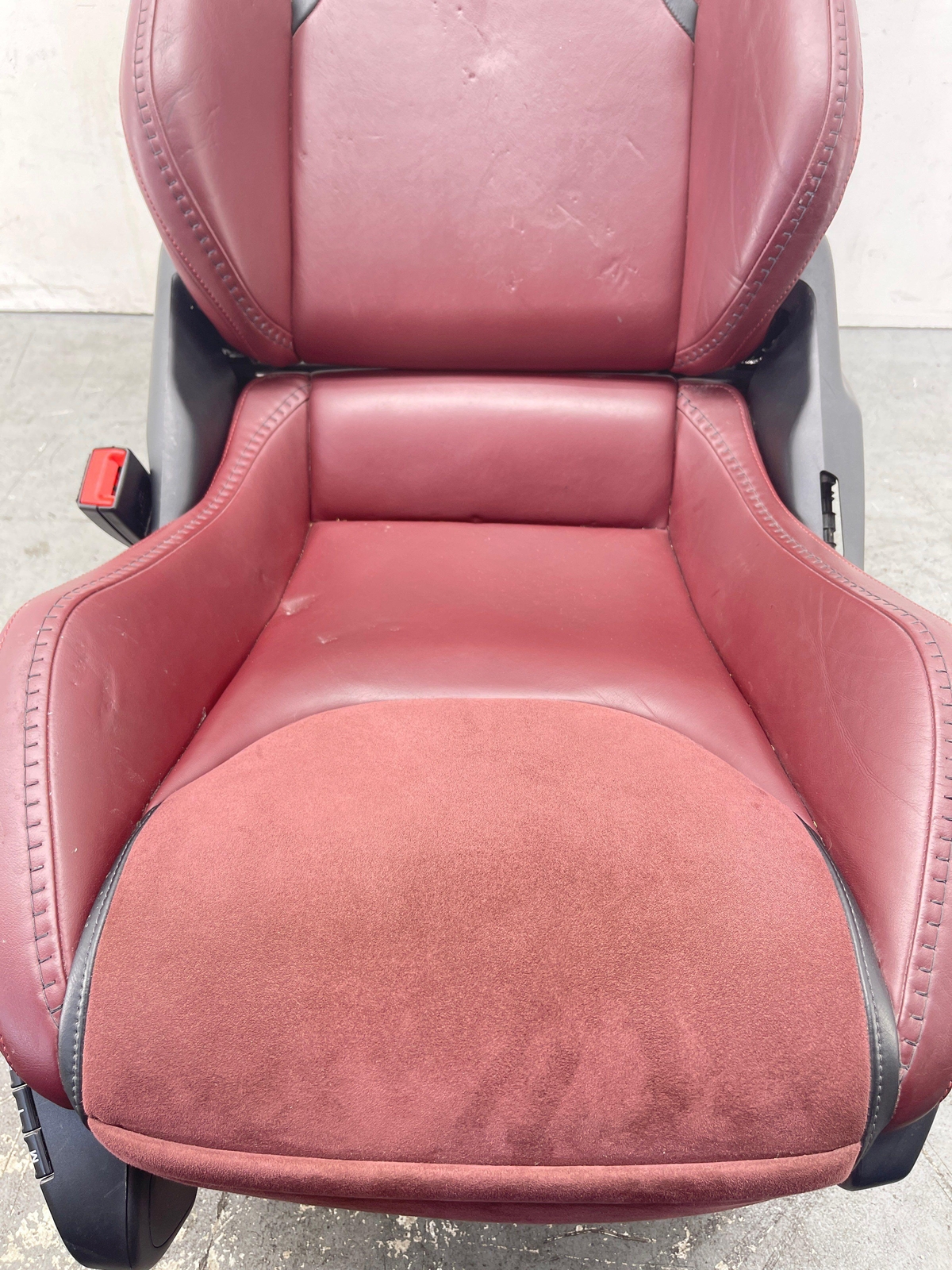 2020-2023 MCLAREN GT FRONT LEFT SEAT BAROLO RED LEATHER/ALCANTARA OEM 2021 2022