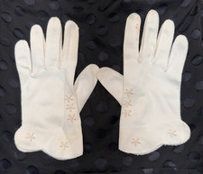 Vintage Women's White Hand Gloves with Floral Embroidery Scallop Trim