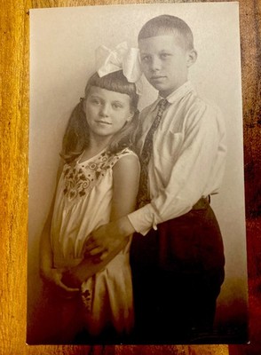sweet portrait antique photos family siblings studio fashion haircut sepia