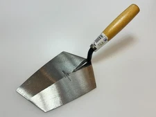 Marshalltown USA 10102 (19 7.5) Bucket Trowel Angle Cut w/ Wood Handle (NOS NEW)