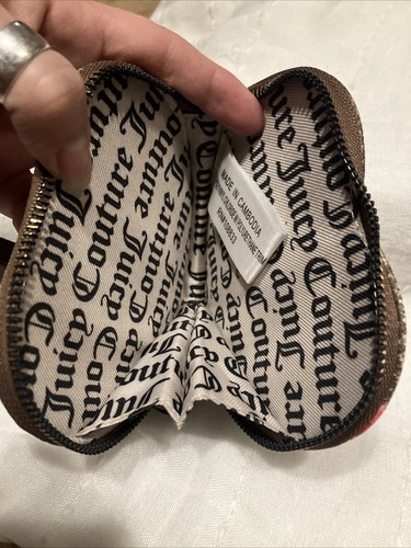 Juicy Couture Petal Stat Valentine Heart Coin Purse Wristlet NWOT - Picture 3 of 5