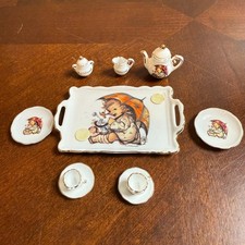 vtg M.J. Hummel Reutter Porzellan Miniature Dollhouse Tea Set Umbrella Girl read