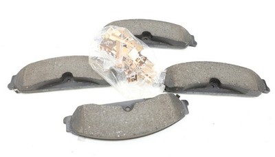 NEW OEM Mopar Brake Pad Set Front 68147681AA Charger Challenger 300 200 06-18