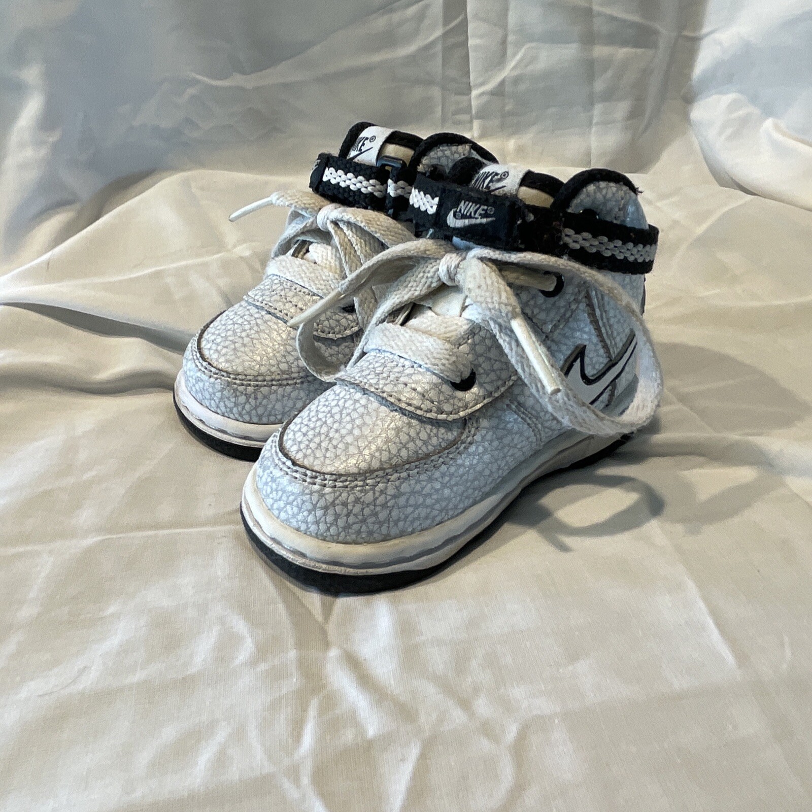 503574-103 Nike Shoes Toddler Size 4c