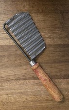 Vtg 1940s Wavy Cheese / Vegetable Slicer Crinkle Cutter Wood Handle Farmhouse
