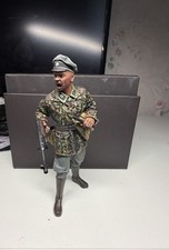 Gebaut und bemalt 1/16 WSS Deutscher Offizier