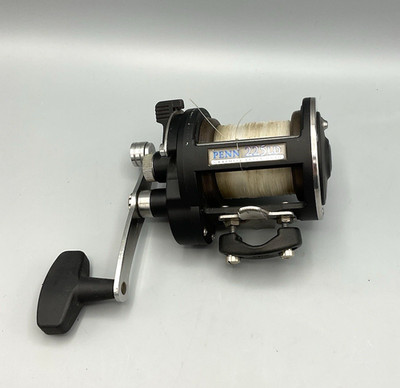 Penn 225LD Graphite Lever Drag Salt Water Fishing Reel *Pre-Owned* Free Shipping