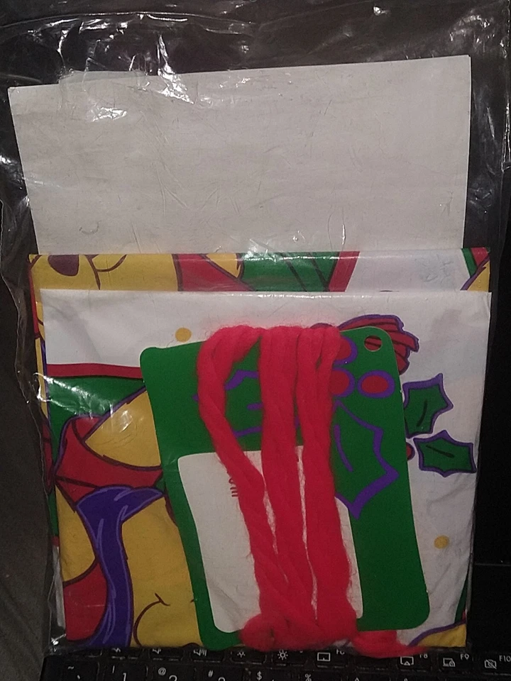 CLEO Disney Winnie The Pooh Vtg CHRISTMAS Gift BAG Tag YARN Tigger Piglet NEW - Image 4 of 4