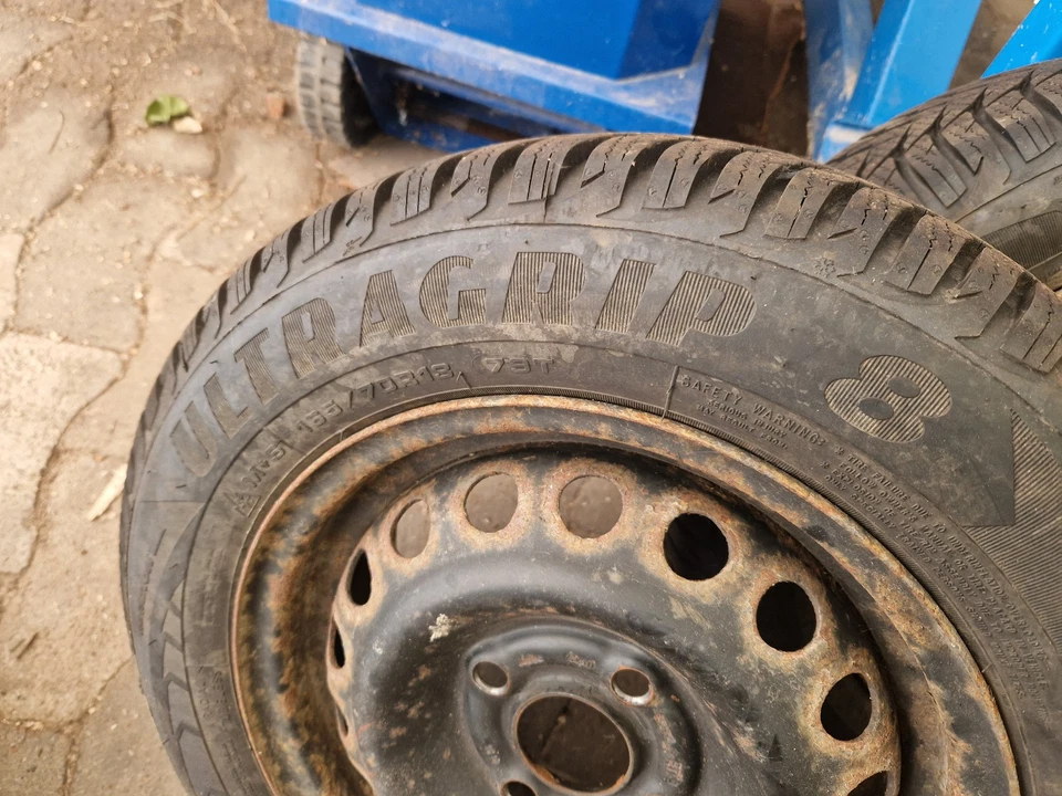 Good Year Ultra Grip 8 165/70 R13 auf Opel Stahlfelge Anzahl:2 DOT: 19/21 - Bild 2 von 4