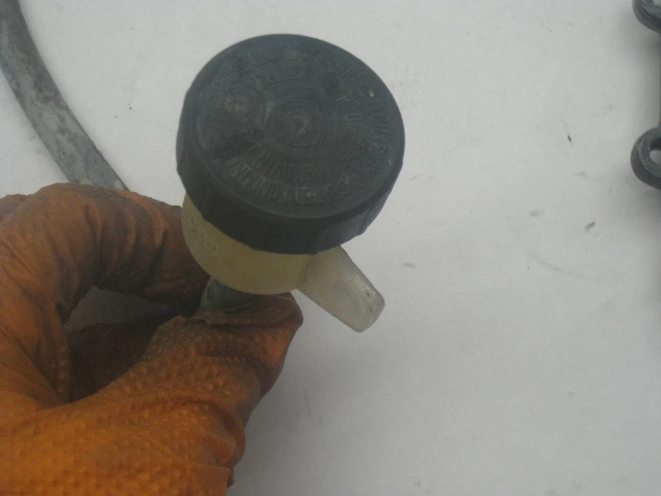 1998 KTM 250SX 250 SX CILINDRO MESTRE DE FREIO TRASEIRO - Imagem 2 de 4