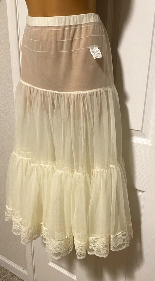 VTG MALCO MODES SAN FRANCISCO IVORY CHIFFON W/ LACE DOUBLE LAYER PETTICOAT SLIP - Image 3 of 4