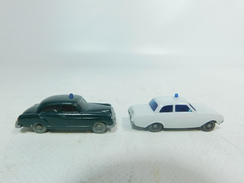 AJ994-0,5# 2x Wiking H0 (1:87) Models Police Mercedes/MB 220 + Ford Taunus - Picture 2 of 6