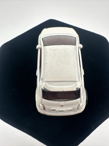 Hot wheels Fiat 500- 2013- White Car Toys - 2.2 In….92 - Picture 7 of 12